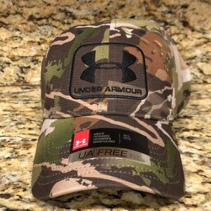 Under Armour Mens Camo Stretch Fit Cap 